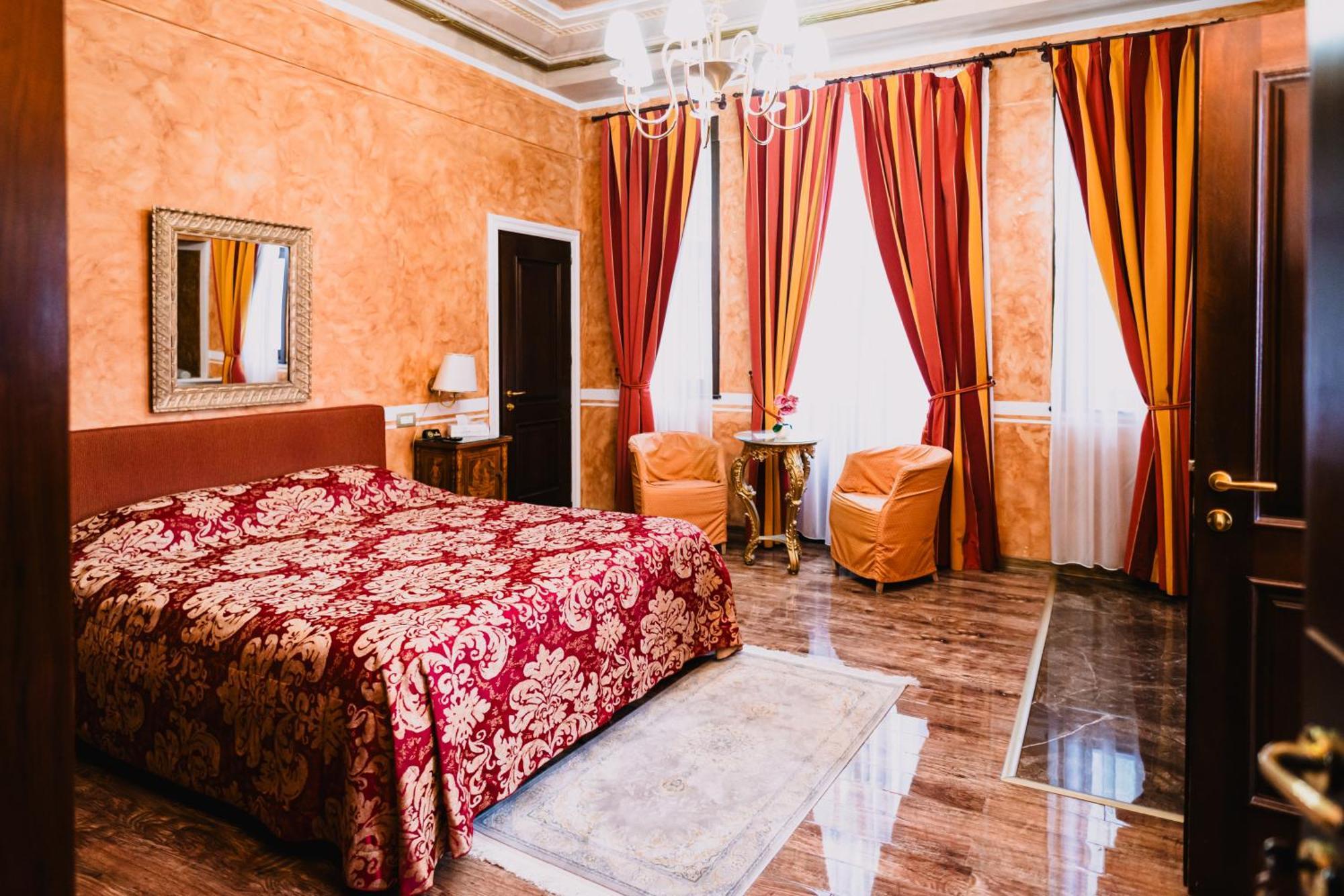 Vigo Hotel Ploieşti Esterno foto