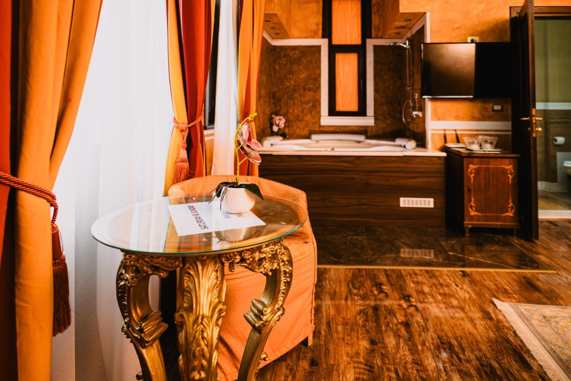Vigo Hotel Ploieşti Esterno foto